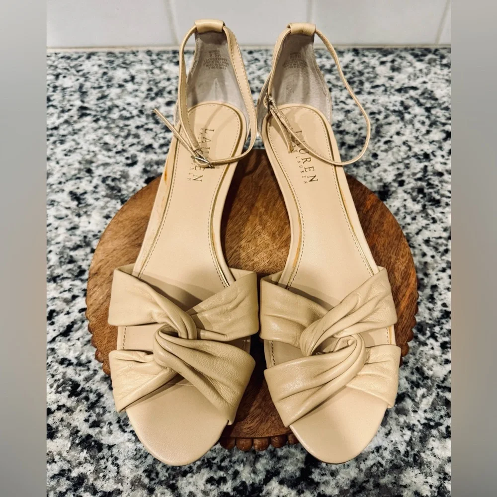 NWOB Lauren Ralph Lauren Tan Wedge‎ Sandals